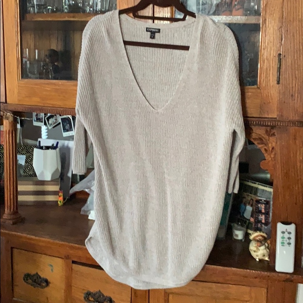 *moving sale!* Express Top